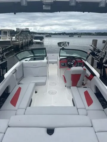 Slide: The Image of MasterCraft NXT20 2021 - 4