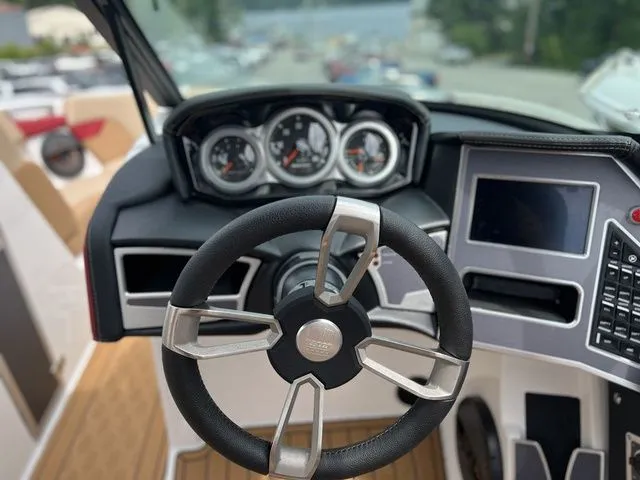 Slide: The Image of MasterCraft XT22 T 2023 - 13