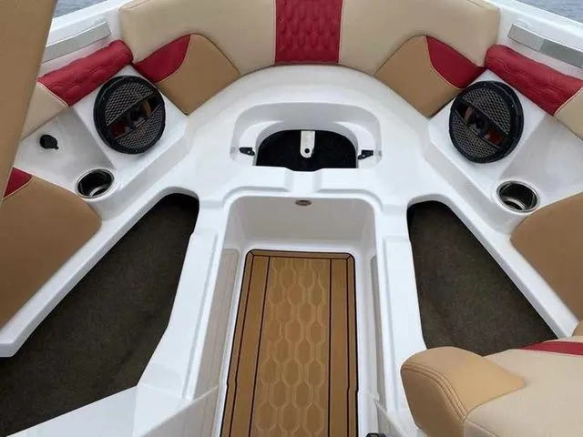 Slide: The Image of MasterCraft XT22 T 2023 - 19