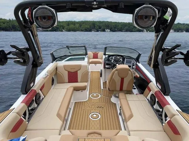 Slide: The Image of MasterCraft XT22 T 2023 - 20