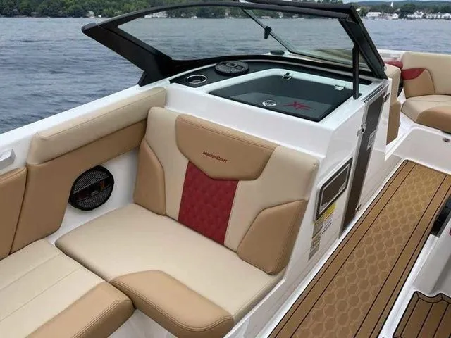 Slide: The Image of MasterCraft XT22 T 2023 - 9