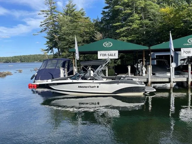 Slide: The Image of MasterCraft X24 2019 - 2