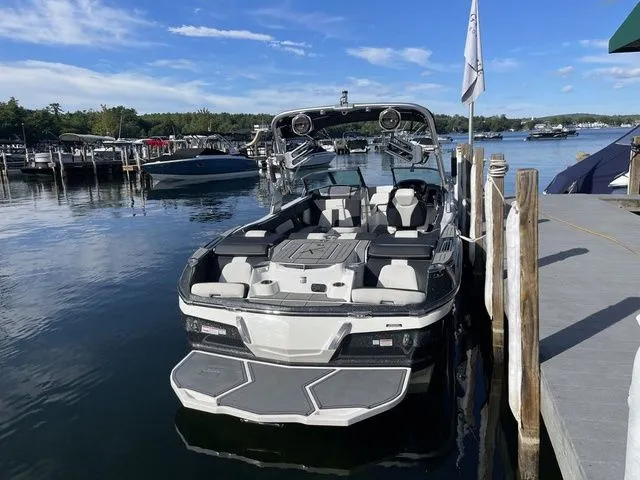 Slide: The Image of MasterCraft X24 2019 - 4