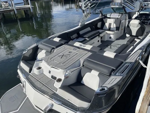 Slide: The Image of MasterCraft X24 2019 - 5
