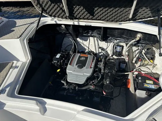 Slide: The Image of Ebbtide 2460 Z-trak 2009 - 9