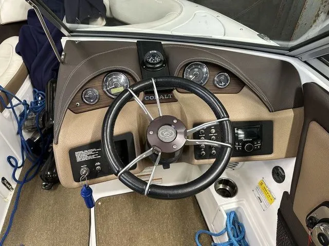 Slide: The Image of Cobalt 200S 2016 - 3