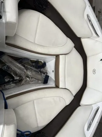 Slide: The Image of Cobalt 200S 2016 - 4