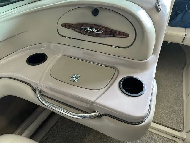 Slide: The Image of Sea Ray 220 Bow Rider 2003 - 11