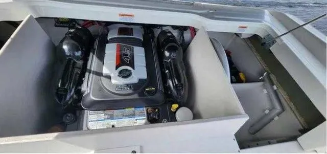 Slide: The Image of Crownline Boats 225 SS 2019 - 13