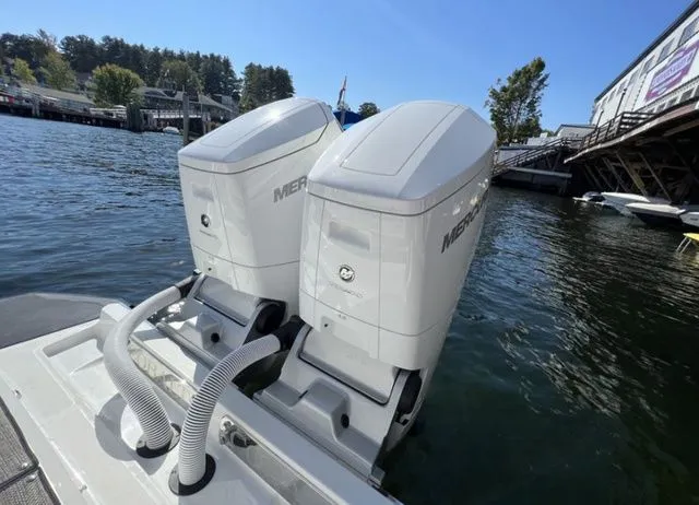 Slide: The Image of Cobalt R35 Outboard 2024 - 5