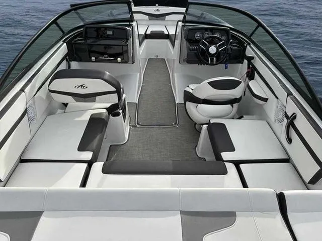 Slide: The Image of Monterey M22 2019 - 6