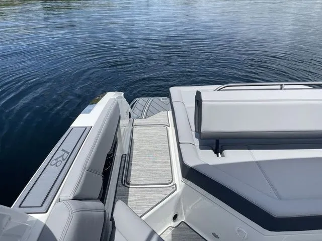 Slide: The Image of Cobalt R8 2025 - 25