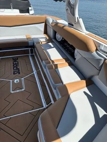 Slide: The Image of Supreme S240 2023 - 10