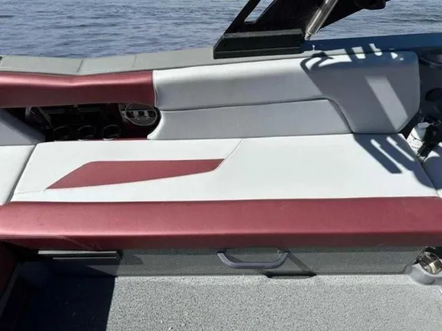 Slide: The Image of MasterCraft NXT24 2022 - 7