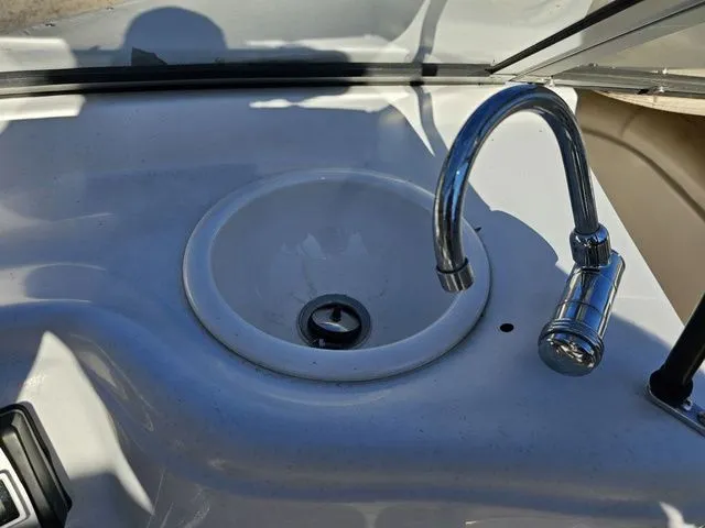 Slide: The Image of Four Winns 204 Funship 2006 - 9