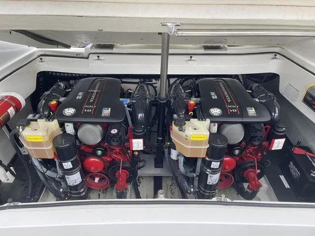 Slide: The Image of Cobalt R30 2016 - 23