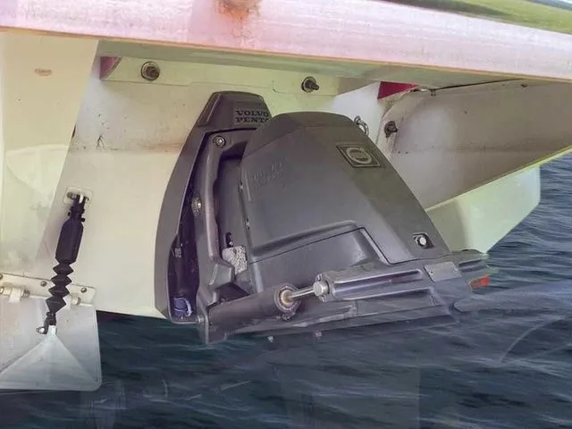 Slide: The Image of Four Winns H210 2018 - 11