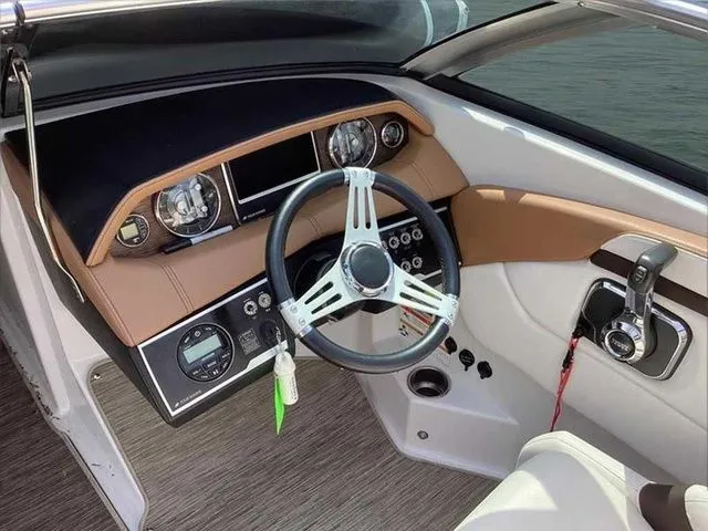 Slide: The Image of Four Winns H210 2018 - 6