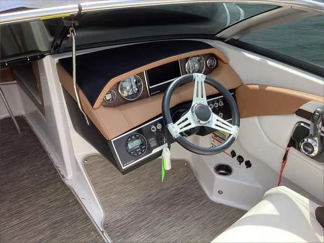 Slide: The Image of Four Winns H210 2018 - 9