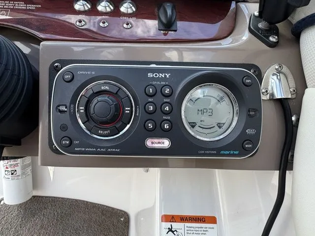 Slide: The Image of Four Winns H210 2008 - 25