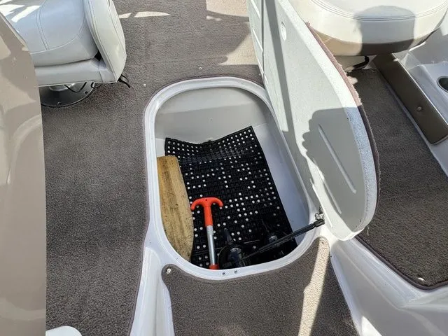 Slide: The Image of Four Winns H210 2008 - 32