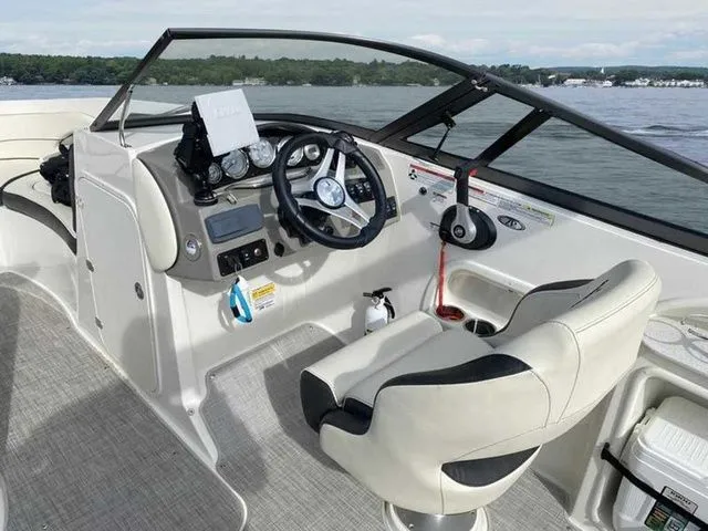 Slide: The Image of Stingray 215LR 2021 - 13