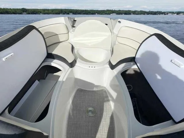 Slide: The Image of Stingray 215LR 2021 - 9