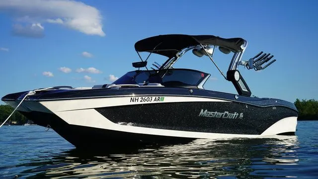 Slide: The Image of MasterCraft X24 2022 - 1