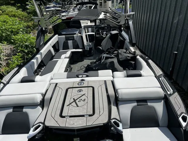 Slide: The Image of MasterCraft X24 2022 - 16