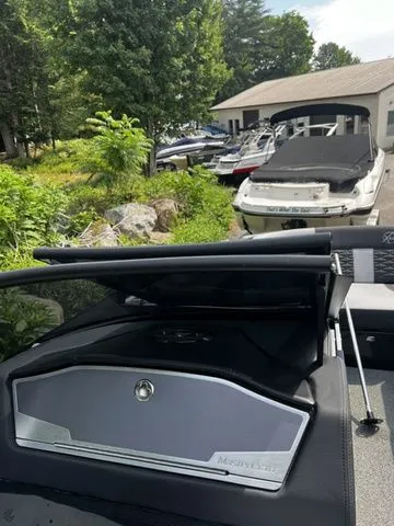 Slide: The Image of MasterCraft X24 2022 - 19