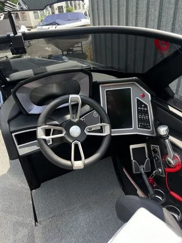 Slide: The Image of MasterCraft X24 2022 - 25