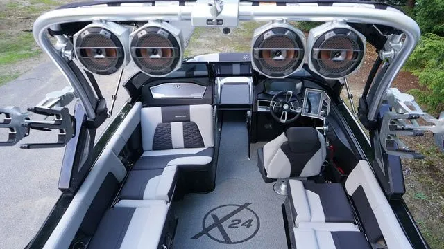 Slide: The Image of MasterCraft X24 2022 - 28