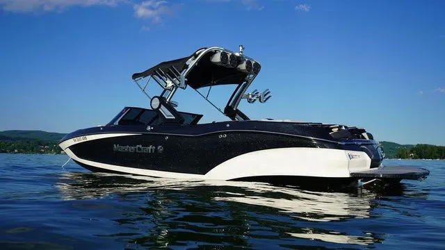 Slide: The Image of MasterCraft X24 2022 - 3