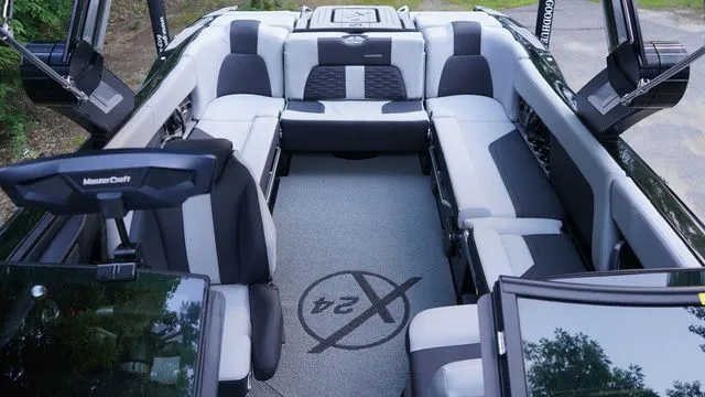 Slide: The Image of MasterCraft X24 2022 - 31