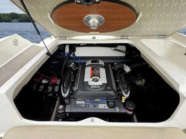 Slide: The Image of Stingray 235LR 2015 - 12