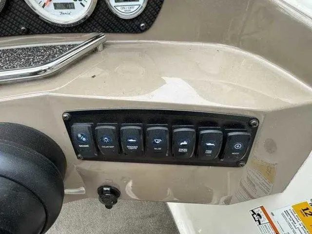 Slide: The Image of Stingray 235LR 2015 - 15