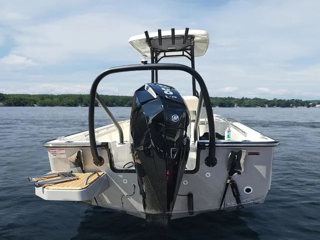 Slide: The Image of Boston Whaler 210 Montauk 2025 - 3