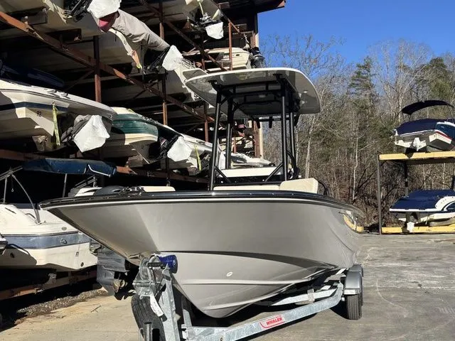 Slide: The Image of Boston Whaler 210 Montauk 2025 - 7