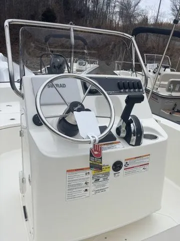 Slide: The Image of Boston Whaler 170 Montauk 2025 - 2