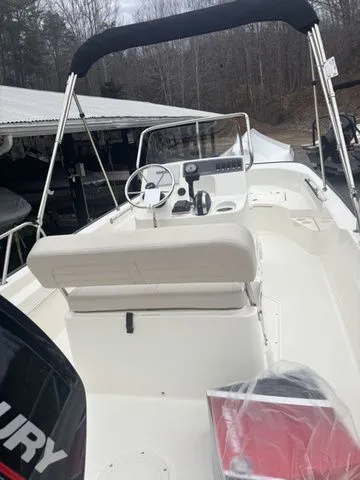 Slide: The Image of Boston Whaler 170 Montauk 2025 - 4