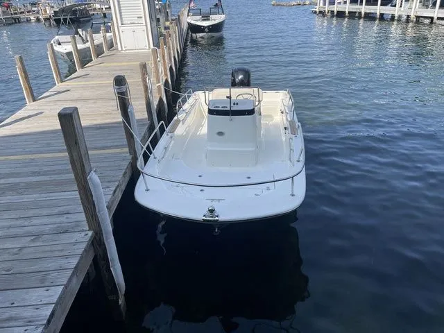 Slide: The Image of Boston Whaler 170 Montauk 2024 - 3