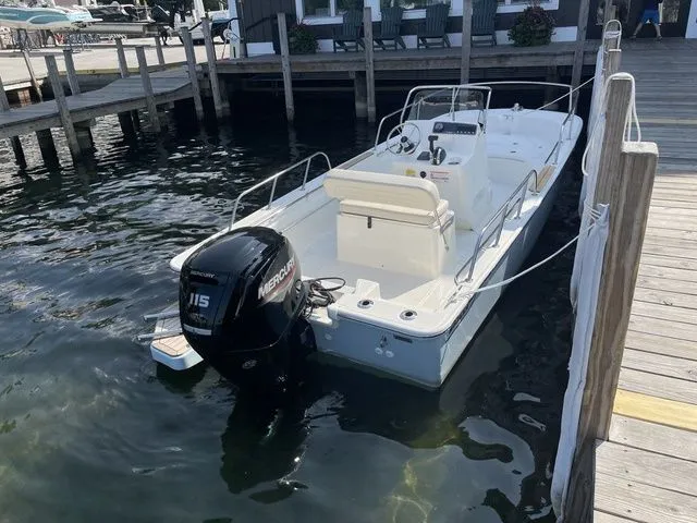 Slide: The Image of Boston Whaler 170 Montauk 2024 - 4