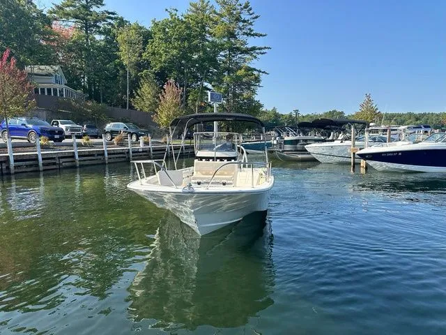 Slide: The Image of Boston Whaler 210 Montauk 2024 - 3