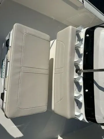 Slide: The Image of Boston Whaler 210 Montauk 2024 - 5