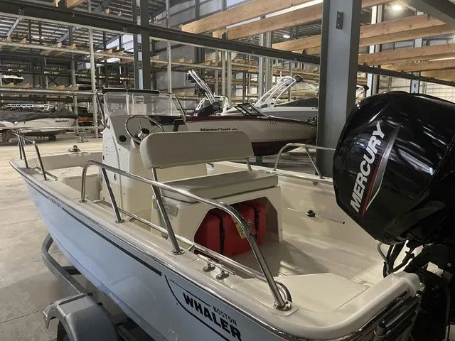 Slide: The Image of Boston Whaler 150 Montauk 2024 - 6