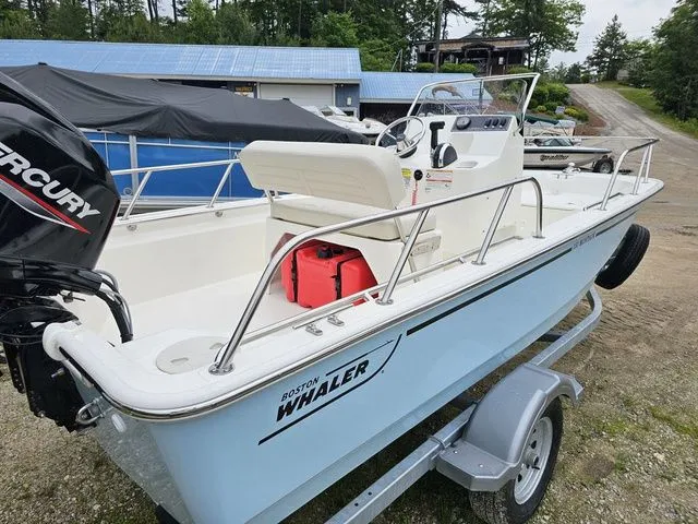Slide: The Image of Boston Whaler 150 Montauk 2024 - 3