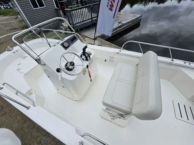 Slide: The Image of Boston Whaler 150 Montauk 2024 - 6