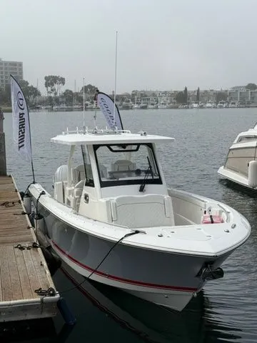 Slide: The Image of Pursuit S 328 Sport Center Console 2025 - 1