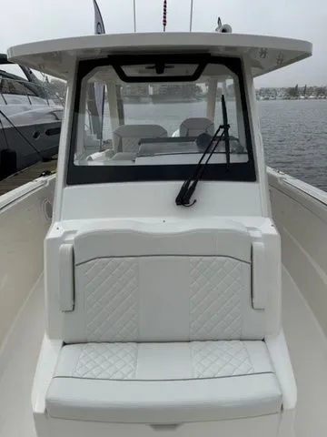 Slide: The Image of Pursuit S 328 Sport Center Console 2025 - 17