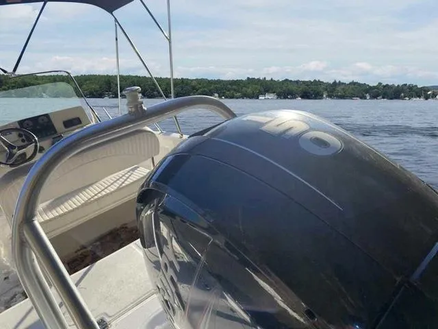 Slide: The Image of Boston Whaler 180 Dauntless 2015 - 2